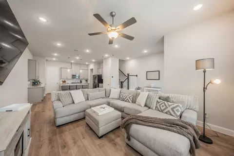 12933 Couture Dr, Farmers Branch, TX 75234