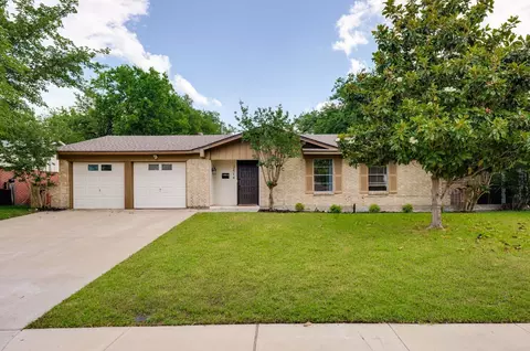 2518 Hightrail Dr, Carrollton, TX 75006