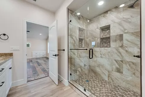 Bath - 11167 Plainview Rd, Krum, TX 76249 photo 2 of 6