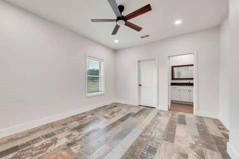 Bedroom - 11167 Plainview Rd, Krum, TX 76249 photo 5 of 7