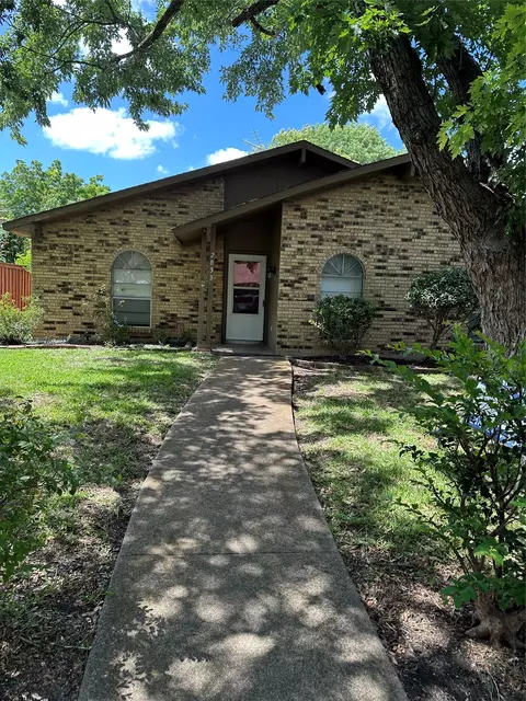 2833 Emberwood Dr, Garland, TX 75043