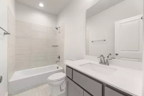 Bath - 2906 Hanscom St, Forney, TX 75126 photo 5 of 6