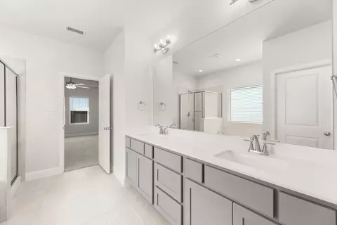 Bath - 2906 Hanscom St, Forney, TX 75126 photo 2 of 6