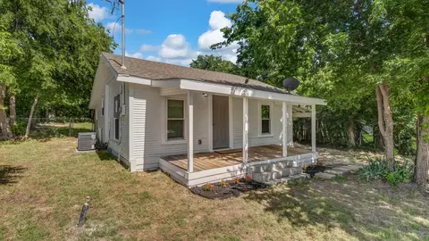 1220 N Rusk St, Weatherford, TX 76086