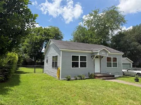 110 Yorke St, Mount Pleasant, TX 75455