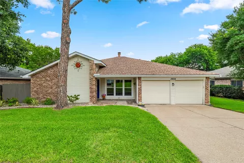 3824 Horizon Dr, Bedford, TX 76021
