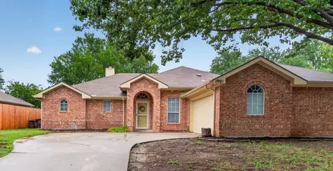 1901 Le Sage Ct, Denton, TX 76208