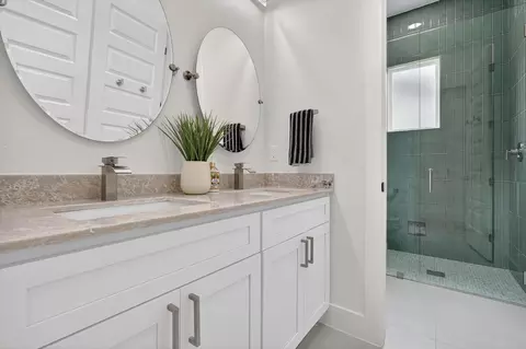 Bath - 1009 Devonshire Dr S, Forney, TX 75126 photo 6 of 6