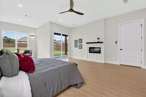 Bedroom - 1009 Devonshire Dr S, Forney, TX 75126 photo 3 of 11