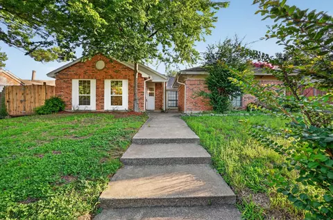 428 Dollins St, Cedar Hill, TX 75104