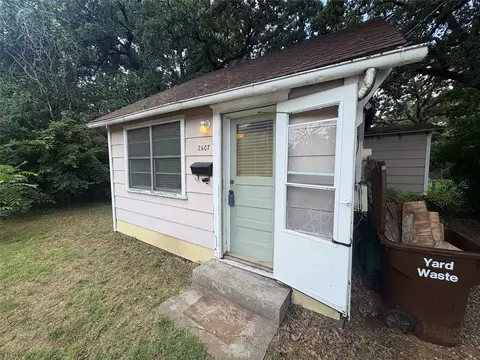 2607 N Locust St, Denton, TX 76209