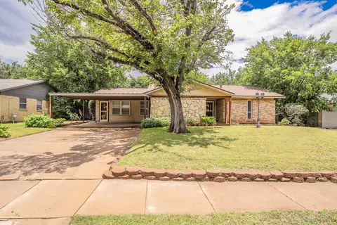 804 N Ector Dr, Euless, TX 76039