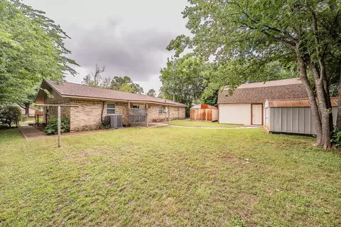 Exterior - 804 N Ector Dr, Euless, TX 76039 photo 8 of 8