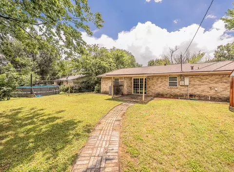 Exterior - 804 N Ector Dr, Euless, TX 76039 photo 5 of 8