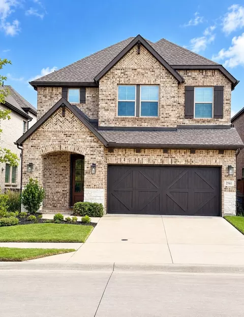 2561 Four Roses Dr, Lewisville, TX 75056