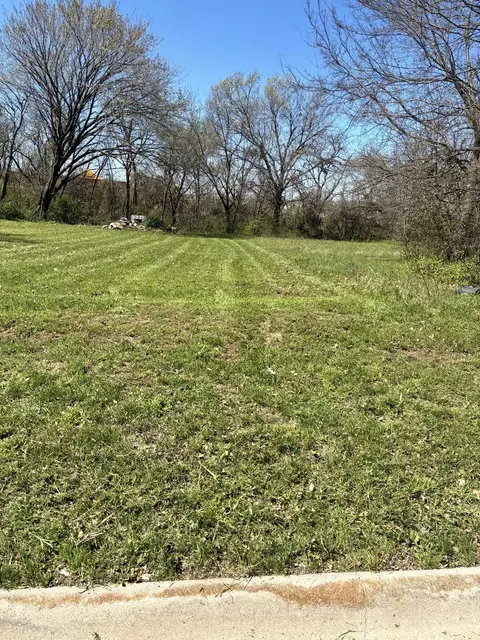 1103 Field St, Gainesville, TX 76240