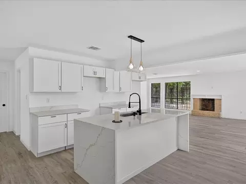 2402 E Overton Rd, Dallas, TX 75216