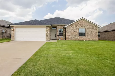7203 Mistletoe Trl, Granbury, TX 76048