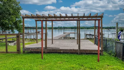 1028 W Lake Dr, Weatherford, TX 76087