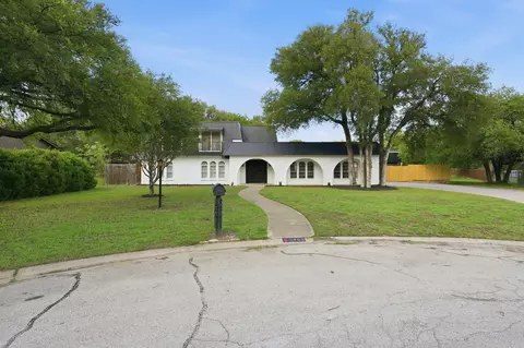 8700 Eagleview Ct, Fort Worth, TX 76179