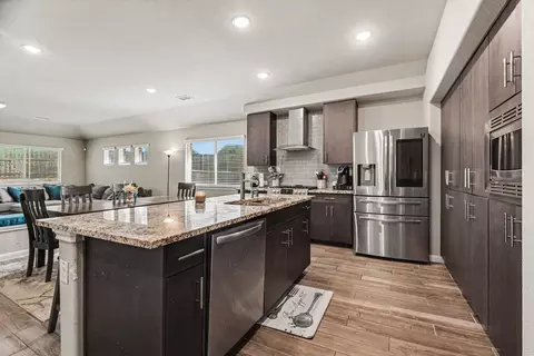 1205 Coyote Rdg, Aubrey, TX 76227