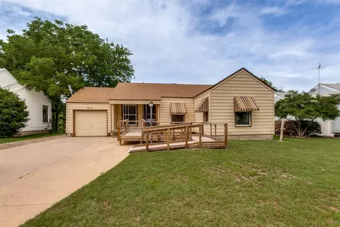 811 Magnolia Dr, Garland, TX 75040