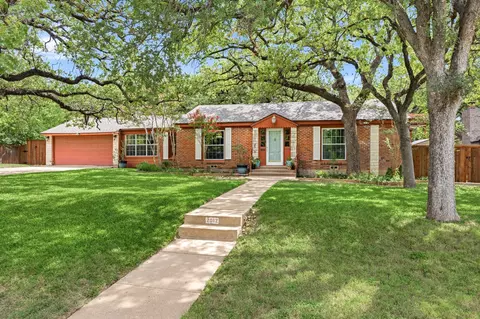 2012 W Lotus Ave, Fort Worth, TX 76111