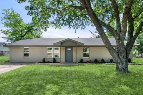 1009 N Spikes Rd, Corsicana, TX 75110