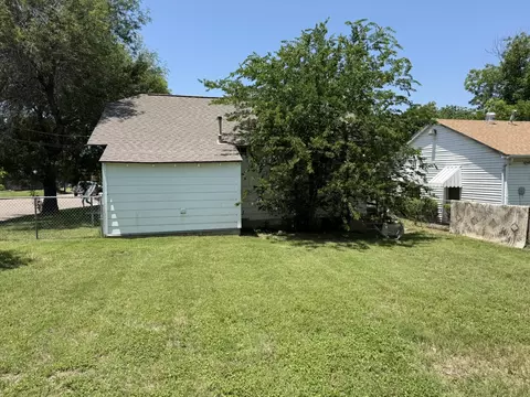 Exterior - 1724 Mcferrin Ave, Waco, TX 76708 photo 3 of 4
