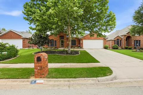 7301 Sunburst Trl, Denton, TX 76210