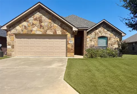 3211 Main St, Granbury, TX 76049