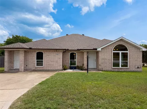 4700 Maryannes Meadow Dr, Fort Worth, TX 76135