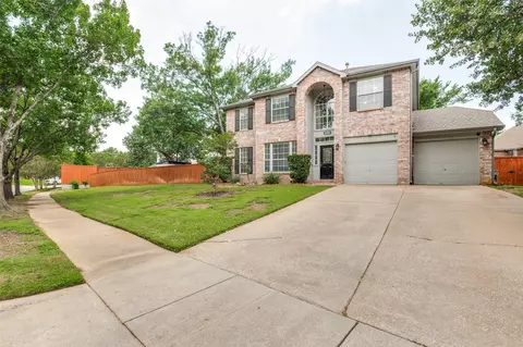 2158 Willowood Dr, Grapevine, TX 76051