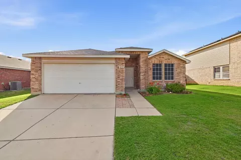 3231 Andalusian Dr, Denton, TX 76210