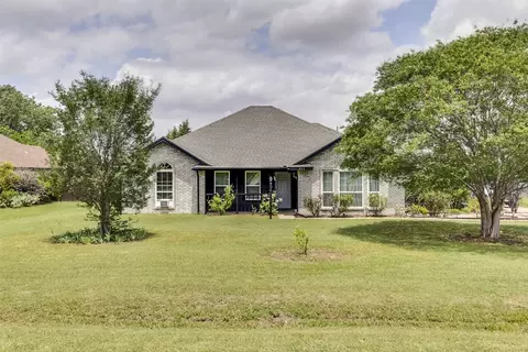 835 Shady Brook Ln, Red Oak, TX 75154