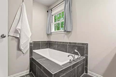 Bath - 3116 Alexander Ave, Waco, TX 76708 photo 4 of 4