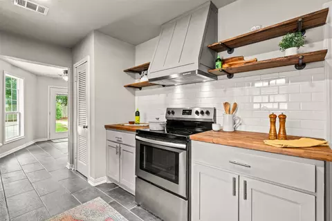 Kitchen - 3116 Alexander Ave, Waco, TX 76708 photo 3 of 3