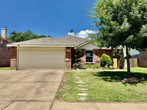 1144 Switchgrass Ln, Crowley, TX 76036