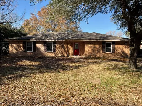 403 Allison Ave, Groesbeck, TX 76642