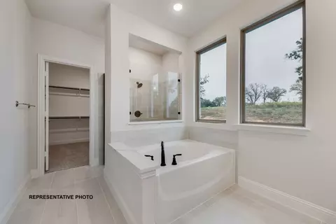 Bath - 143 Rj Smith Dr, Boyd, TX 76023 photo 2 of 5