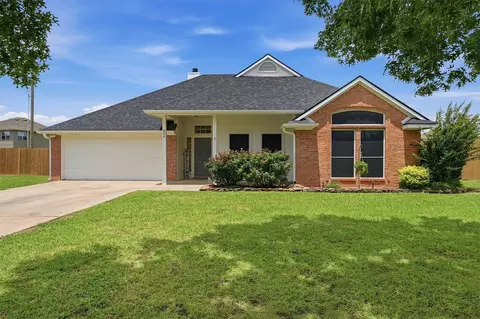 806 Birch Cir, Van Alstyne, TX 75495