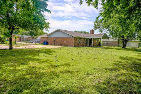 220 Coury Rd, Everman, TX 76140
