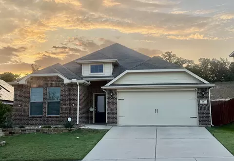 217 Bearman Dr, Fort Worth, TX 76120