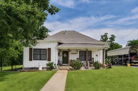 410 3rd St, Whitesboro, TX 76273