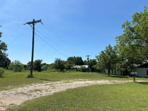 Exterior - 3020 Fm 2210 E, Perrin, TX 76486 photo 5 of 6