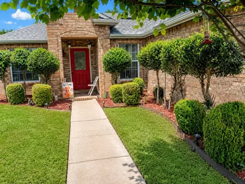 8323 Brigalow St, Arlington, TX 76002