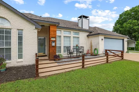 2601 Rolling Hills Dr, Sherman, TX 75092