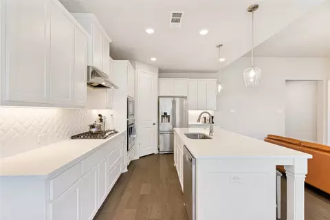 Kitchen - 1637 Snowdrop Dr, Prosper, TX 75078 photo 3 of 3