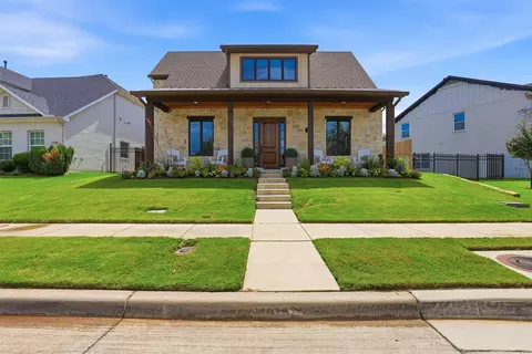 527 Trailrider Rd, Fort Worth, TX 76114
