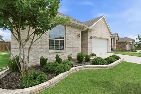 4735 Bluffview Dr, Haltom City, TX 76137